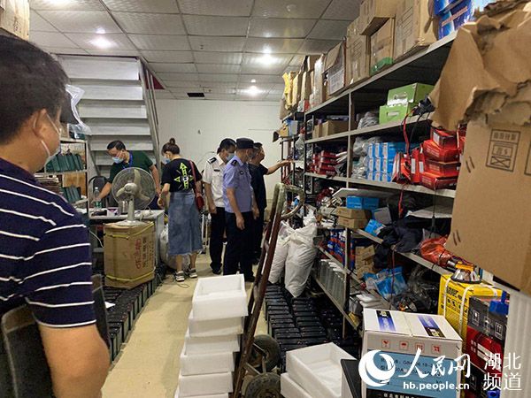 切斷非法捕撈源頭，武漢多部門聯(lián)動嚴(yán)打禁用漁具銷售